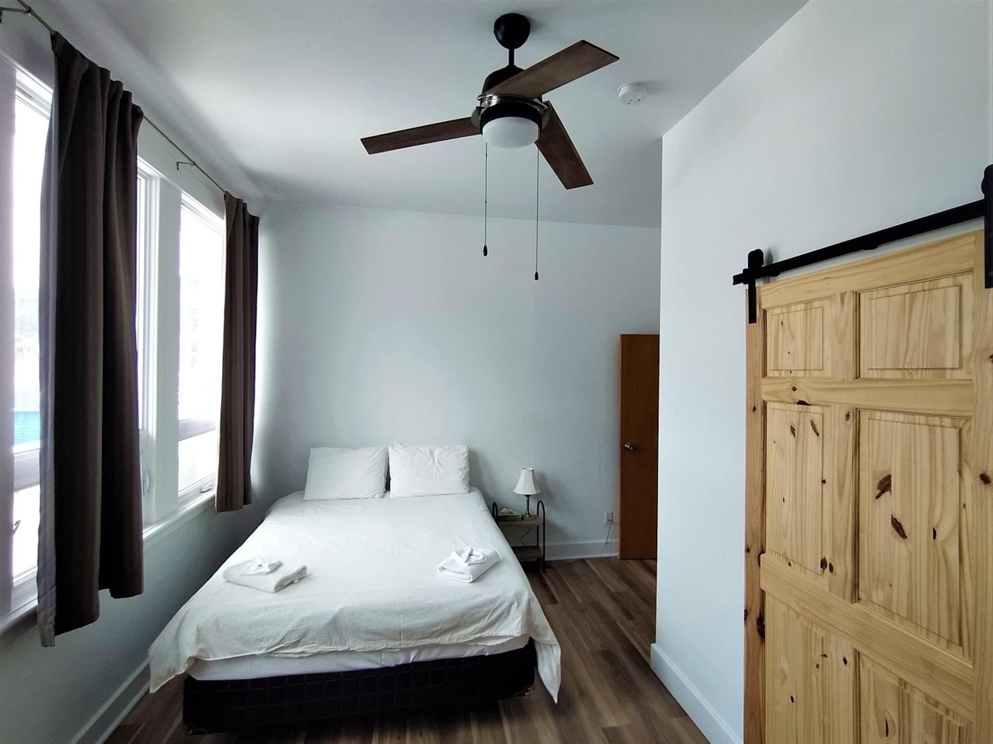 Auberge La Petite École de Forillon Gaspé Chambre photo