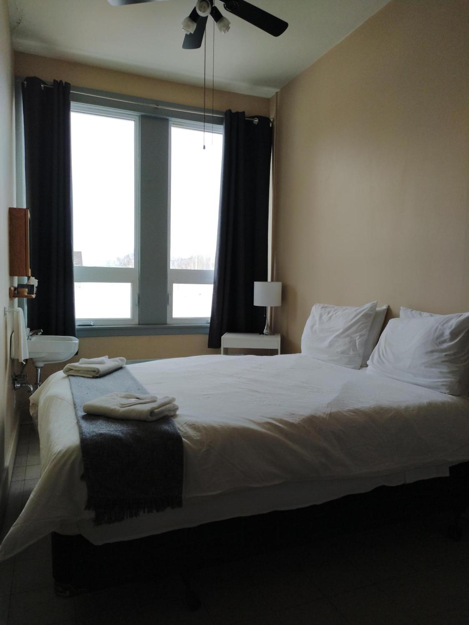 Auberge La Petite École de Forillon Gaspé Chambre photo