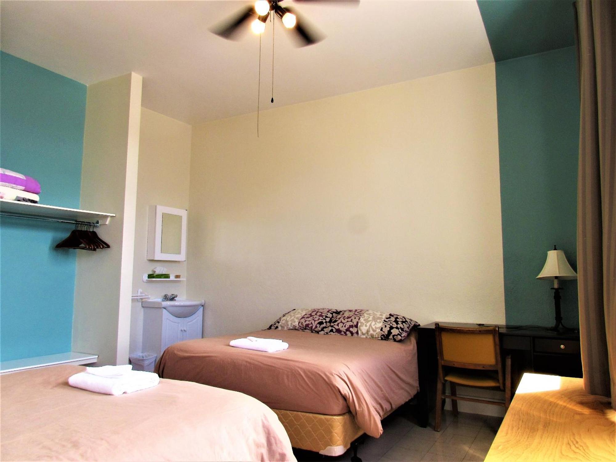 Auberge La Petite École de Forillon Gaspé Chambre photo