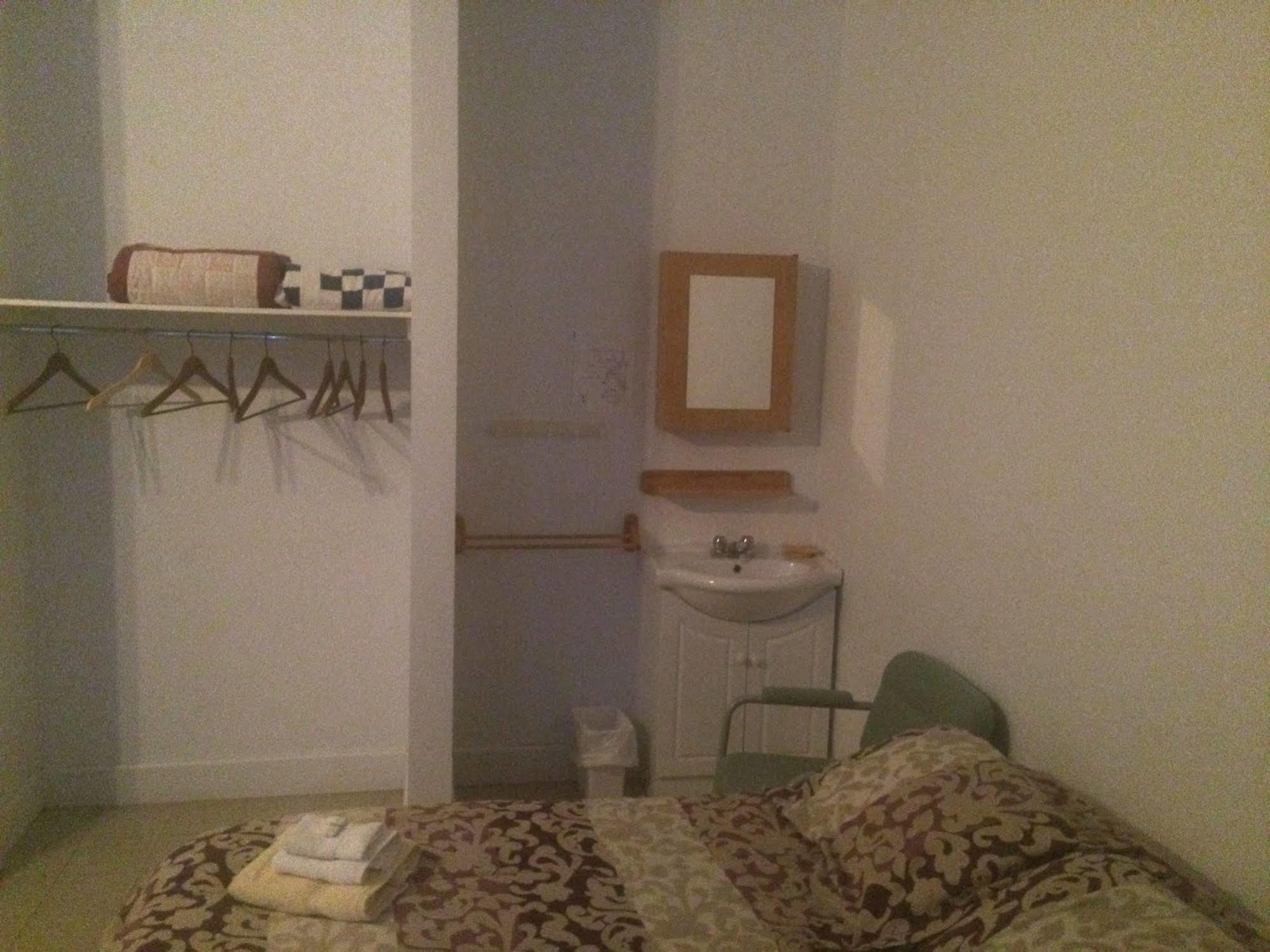 Auberge La Petite École de Forillon Gaspé Extérieur photo
