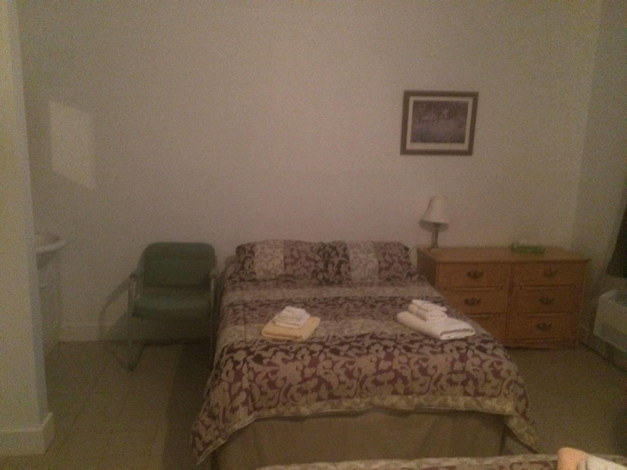 Auberge La Petite École de Forillon Gaspé Extérieur photo