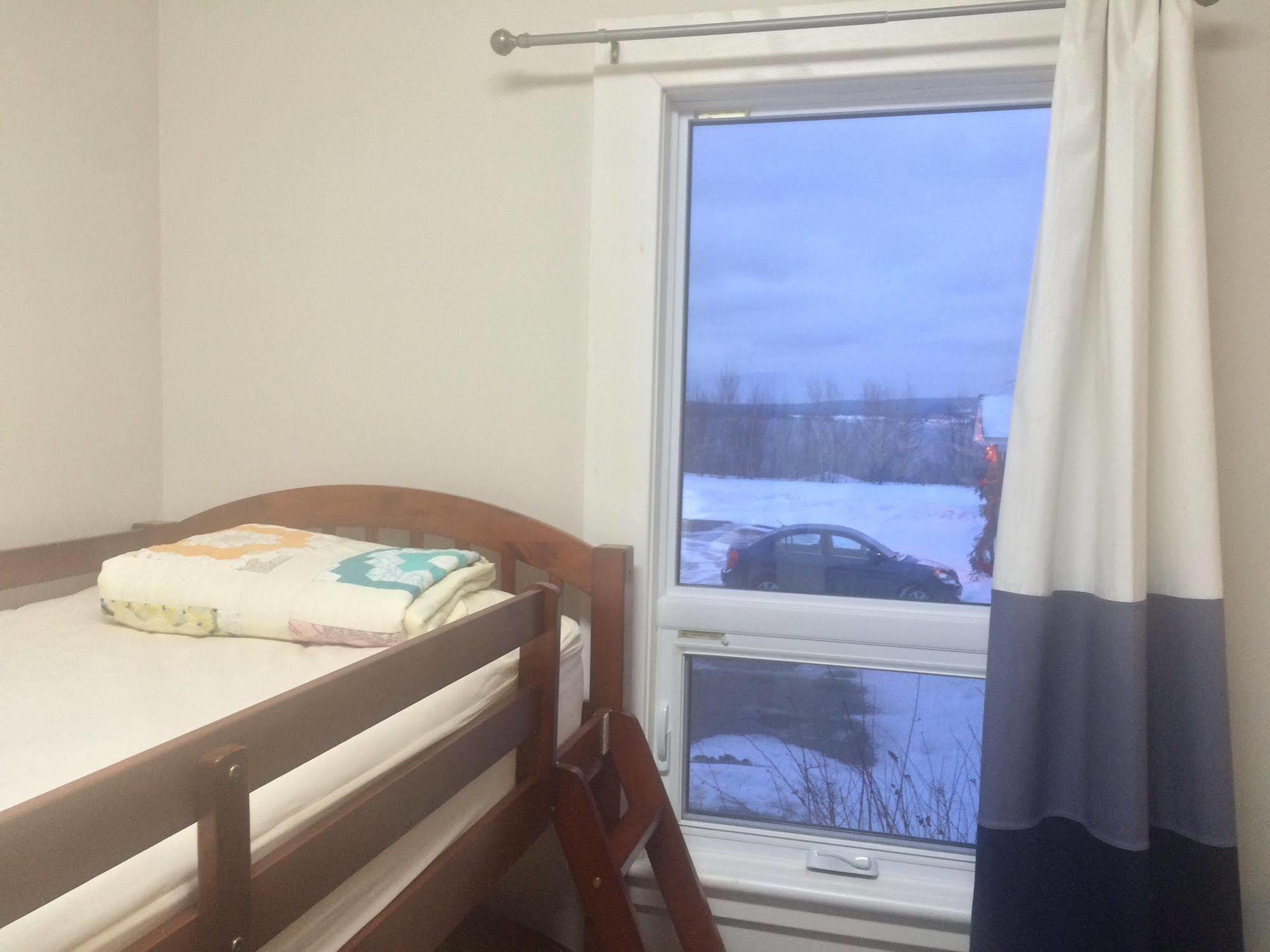 Auberge La Petite École de Forillon Gaspé Extérieur photo