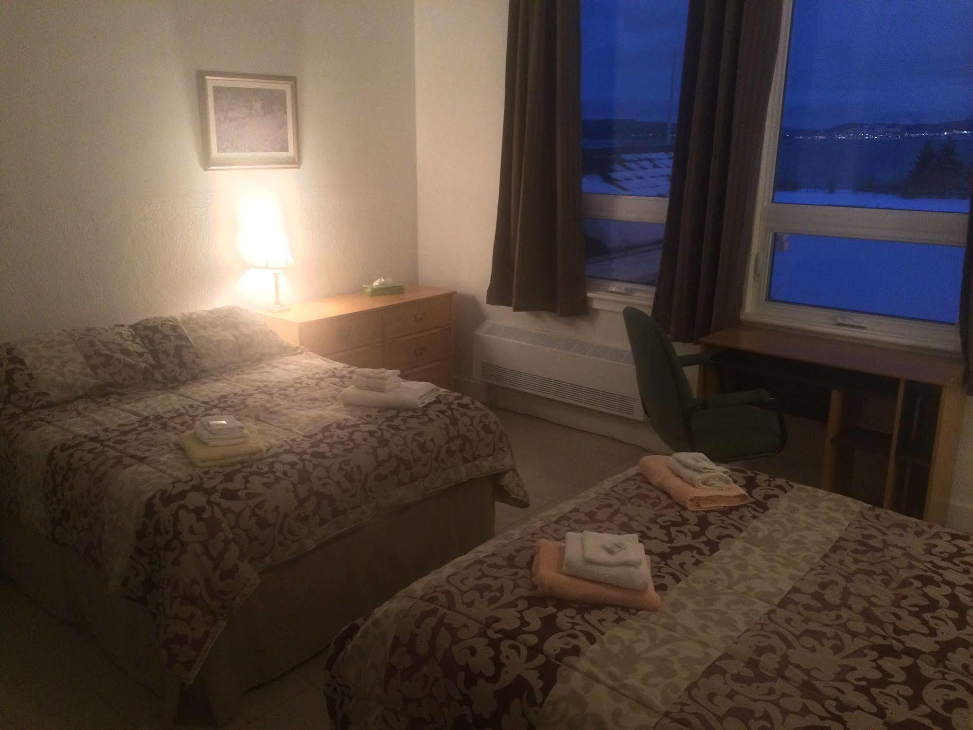 Auberge La Petite École de Forillon Gaspé Extérieur photo