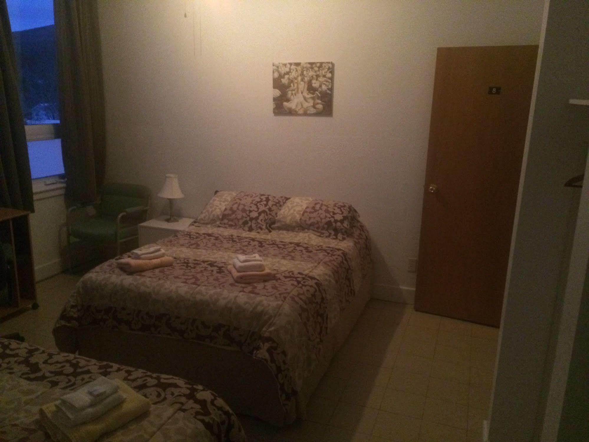 Auberge La Petite École de Forillon Gaspé Extérieur photo